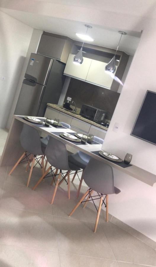 Apartamento Enseada Гуаружа Екстериор снимка